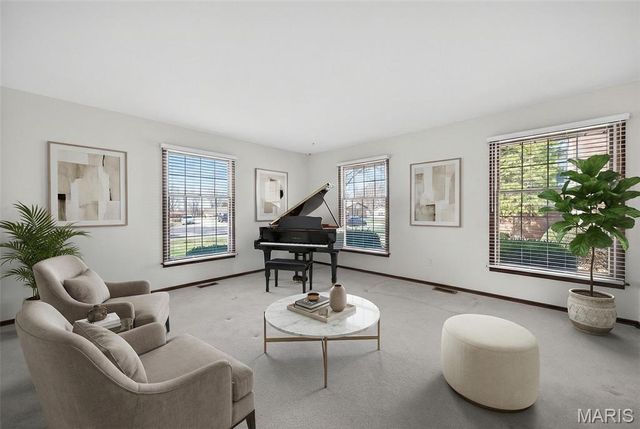 3300 Shrewsbury Lane, St Charles, MO 63301