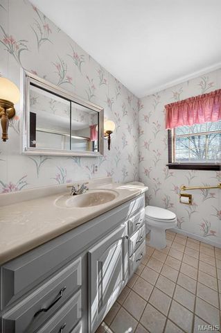 3300 Shrewsbury Lane, St Charles, MO 63301