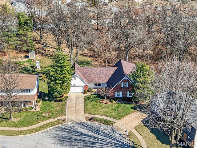 3300 Shrewsbury Lane, St Charles, MO 63301