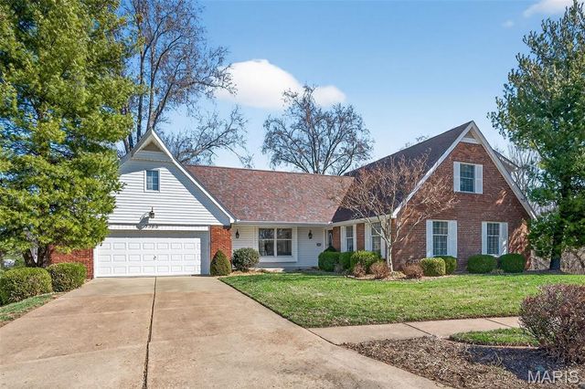 3300 Shrewsbury Lane, St Charles, MO 63301