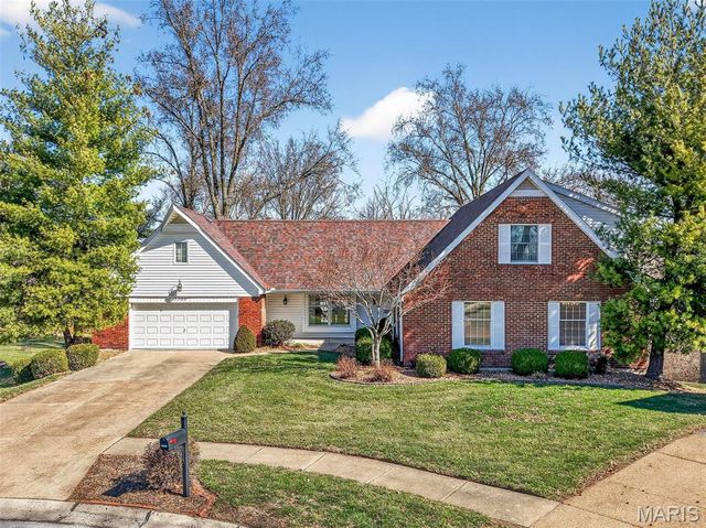 3300 Shrewsbury Lane, St Charles, MO 63301
