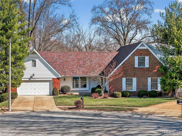 3300 Shrewsbury Lane, St Charles, MO 63301