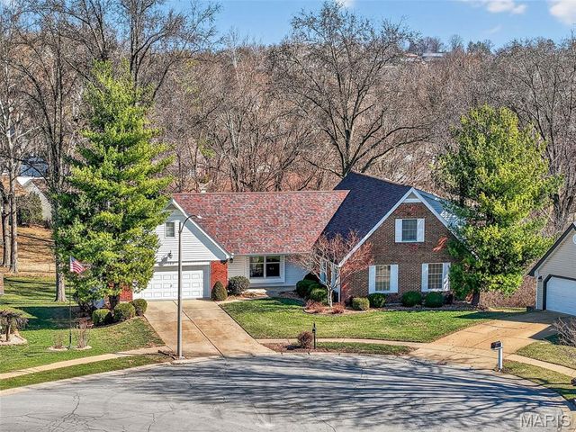 3300 Shrewsbury Lane, St Charles, MO 63301