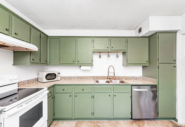 1354 Sharlo Ave, Baton Rouge, LA 70802