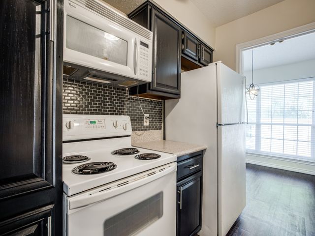 8550 Fair Oaks Crossing 204, Dallas, TX 75243