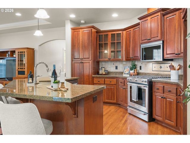 4610 ALTURA St, Eugene, OR 97404