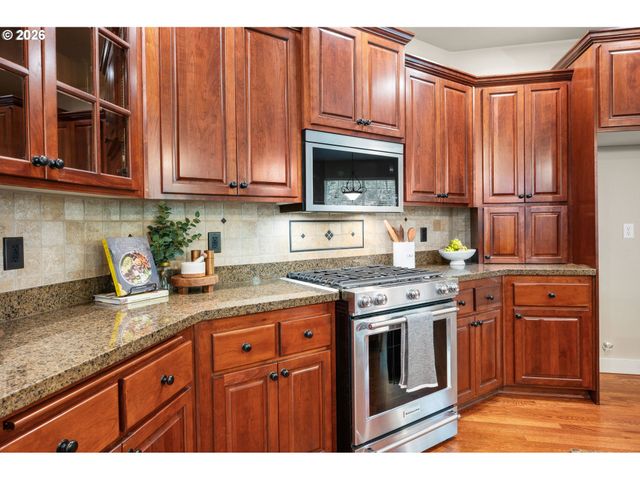 4610 ALTURA St, Eugene, OR 97404
