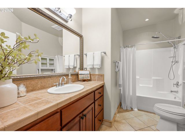 4610 ALTURA St, Eugene, OR 97404