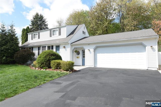 38 Kaufman Drive, Westwood, NJ 07675
