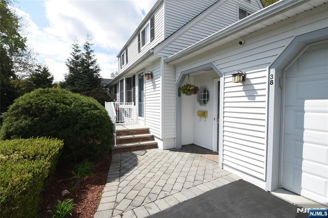 38 Kaufman Drive, Westwood, NJ 07675