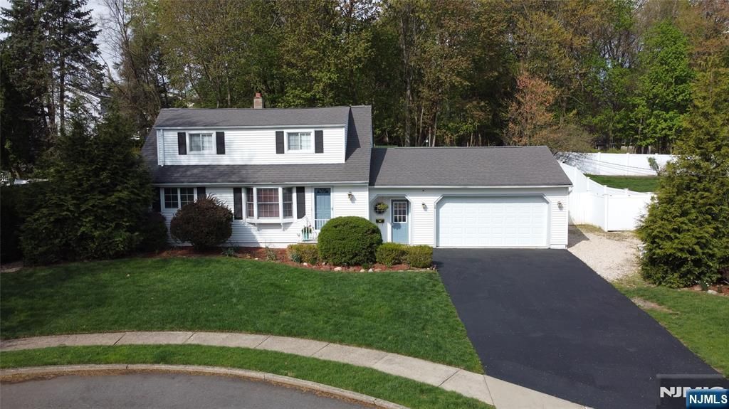 38 Kaufman Drive, Westwood, NJ 07675