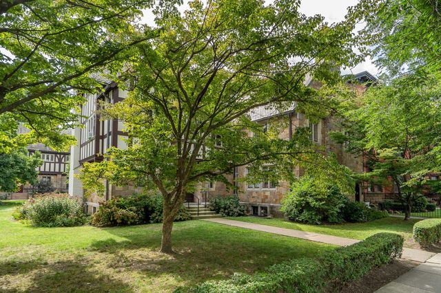 1789 Beacon 3, Brookline, MA 02445