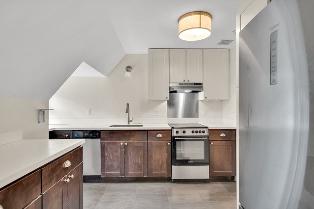 1789 Beacon 3, Brookline, MA 02445