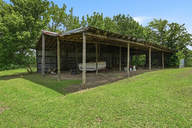 1108 S FM 2077, Dodd City, TX 75438