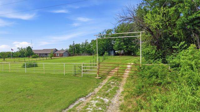 1108 S FM 2077, Dodd City, TX 75438