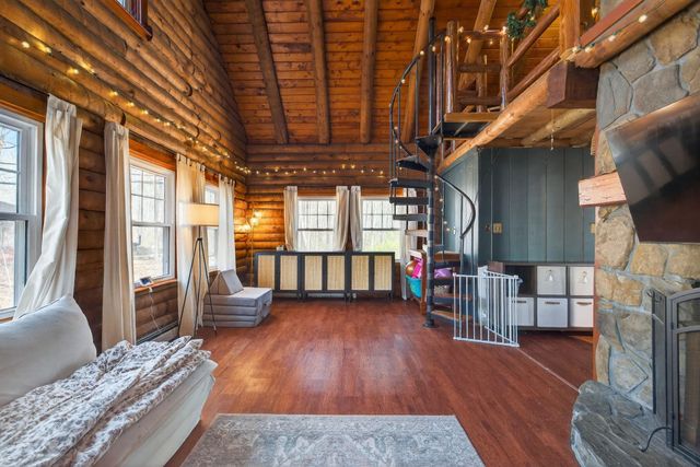 21 Langs Lane, Newmarket, NH 03857