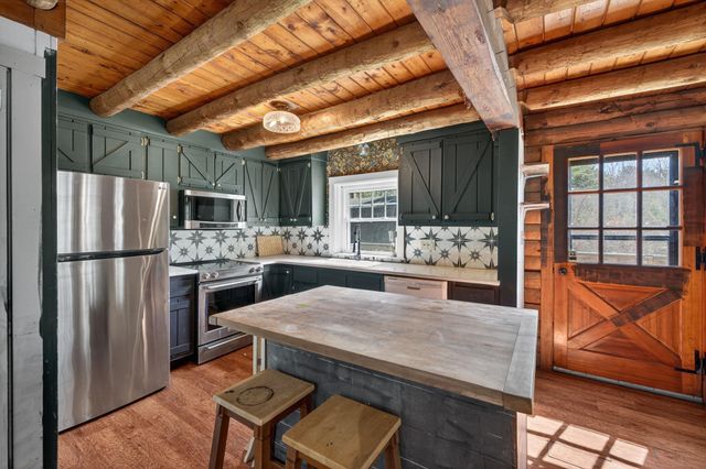 21 Langs Lane, Newmarket, NH 03857