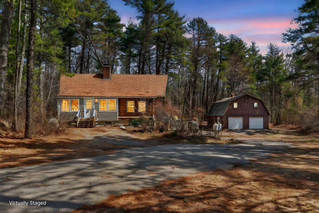 21 Langs Lane, Newmarket, NH 03857