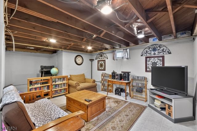 633 Palmer Ave, Maywood Boro, NJ 07607