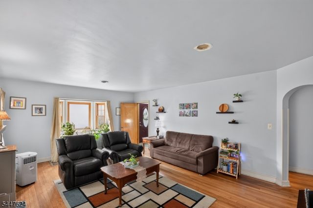633 Palmer Ave, Maywood Boro, NJ 07607
