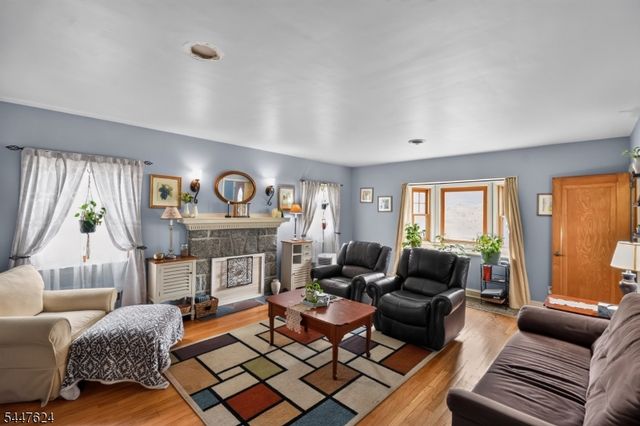 633 Palmer Ave, Maywood Boro, NJ 07607