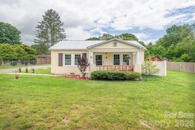 50 Hutchins Road, Black Mountain, NC 28711