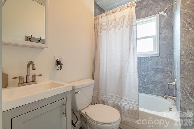 50 Hutchins Road, Black Mountain, NC 28711