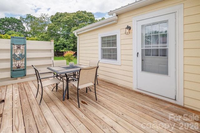 50 Hutchins Road, Black Mountain, NC 28711