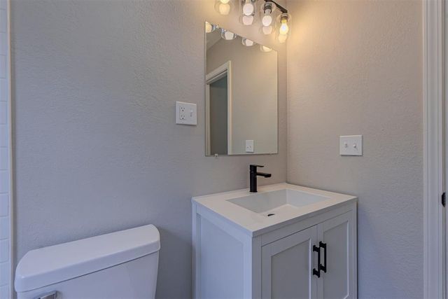6707 NW 30th Terrace, Bethany, OK 73008