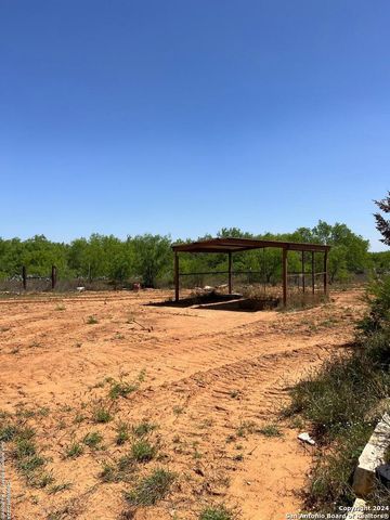 1799 FM 1556, Carrizo Springs, TX 78834