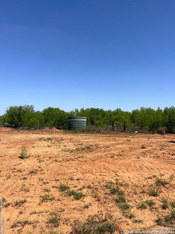 1799 FM 1556, Carrizo Springs, TX 78834