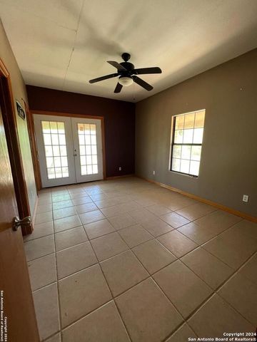 1799 FM 1556, Carrizo Springs, TX 78834