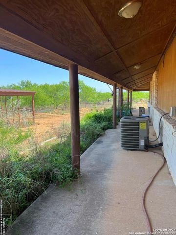 1799 FM 1556, Carrizo Springs, TX 78834