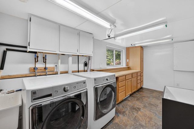 1030 Carriage Drive, Sun Prairie, WI 53590