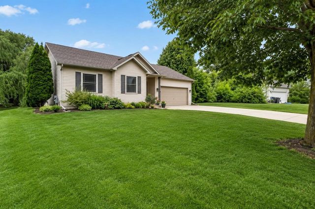 1030 Carriage Drive, Sun Prairie, WI 53590