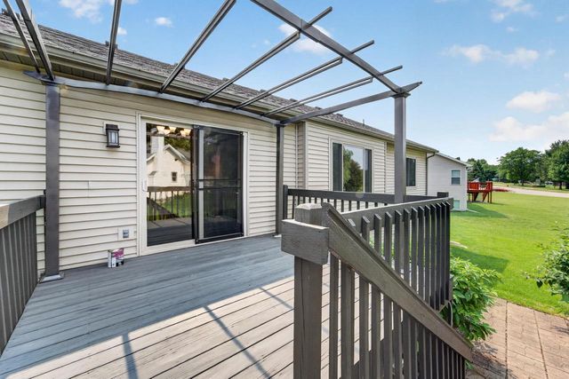 1030 Carriage Drive, Sun Prairie, WI 53590