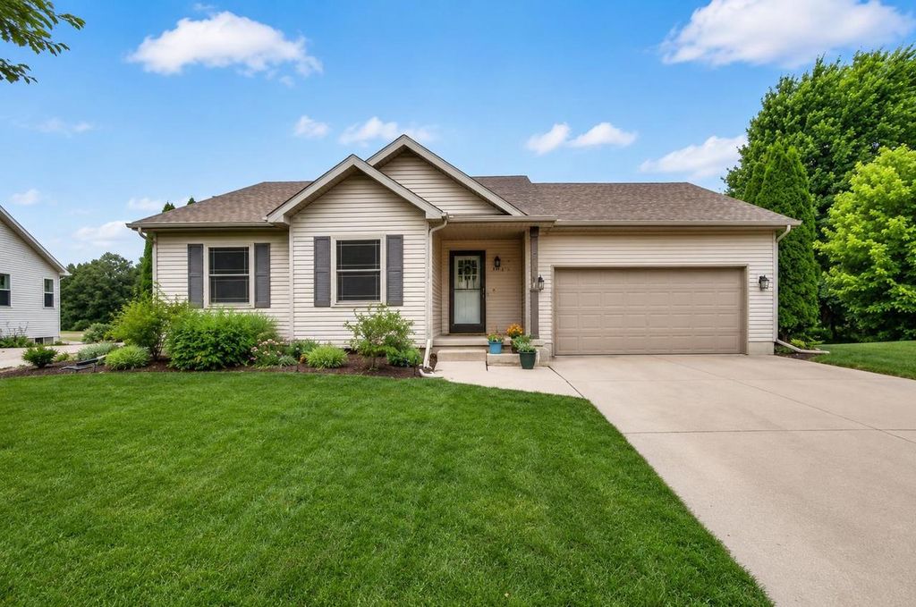 1030 Carriage Drive, Sun Prairie, WI 53590