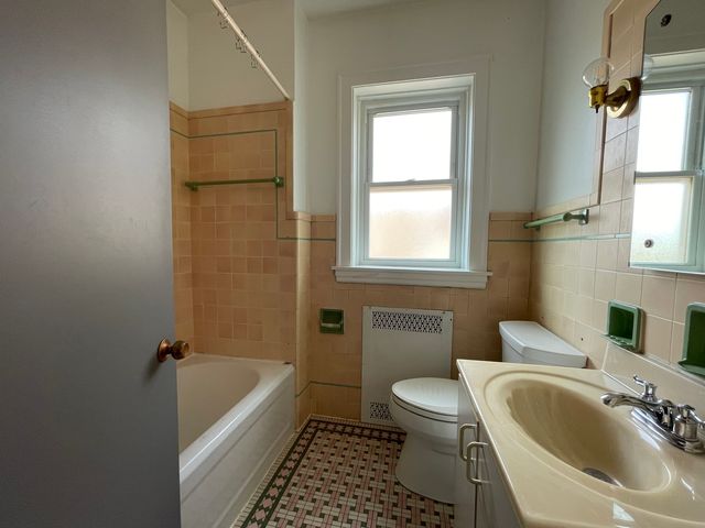 5832 N Virginia Avenue 2, Chicago, IL 60659