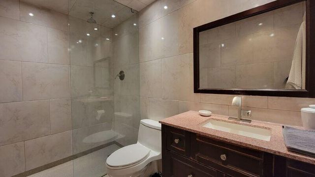 101 N Birch Road 204, Fort Lauderdale, FL 33304