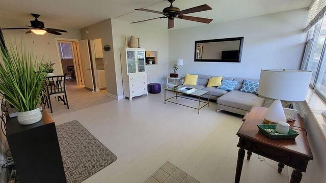 101 N Birch Road 204, Fort Lauderdale, FL 33304