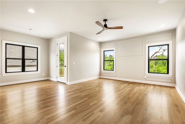 1031 NW A Street, Bentonville, AR 72712