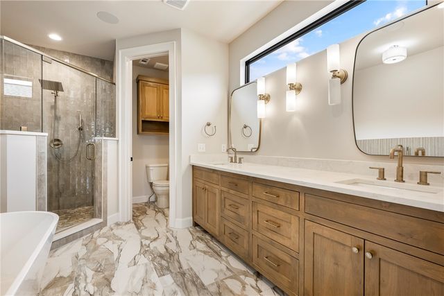 1031 NW A Street, Bentonville, AR 72712