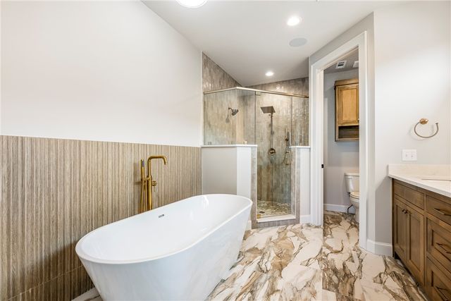 1031 NW A Street, Bentonville, AR 72712