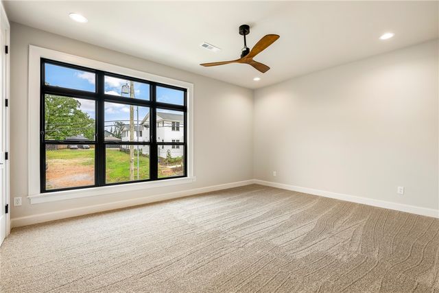 1031 NW A Street, Bentonville, AR 72712