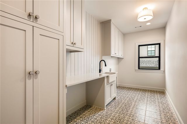 1031 NW A Street, Bentonville, AR 72712