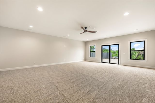 1031 NW A Street, Bentonville, AR 72712