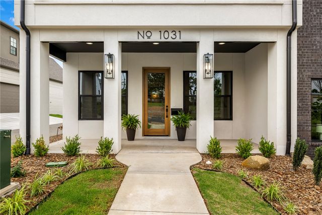 1031 NW A Street, Bentonville, AR 72712