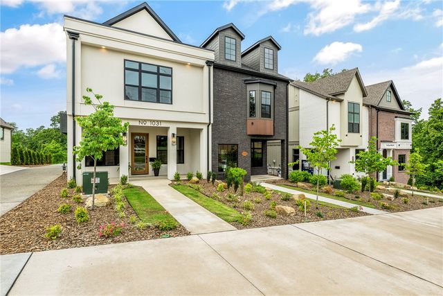 1031 NW A Street, Bentonville, AR 72712