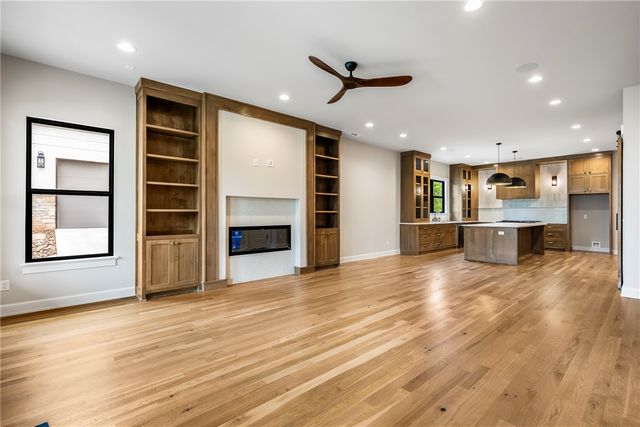 1031 NW A Street, Bentonville, AR 72712