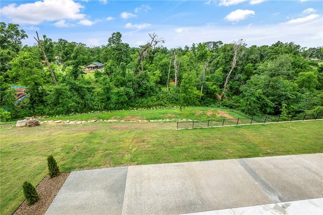 1031 NW A Street, Bentonville, AR 72712